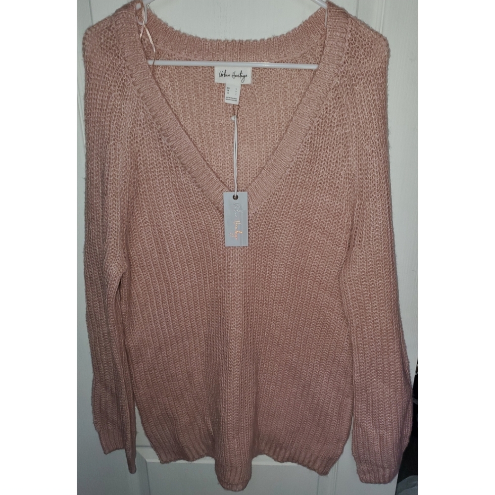 Fuzzy pink oversized v nevk sweater